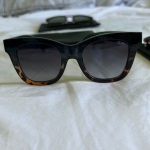 Quay sunglasses with case